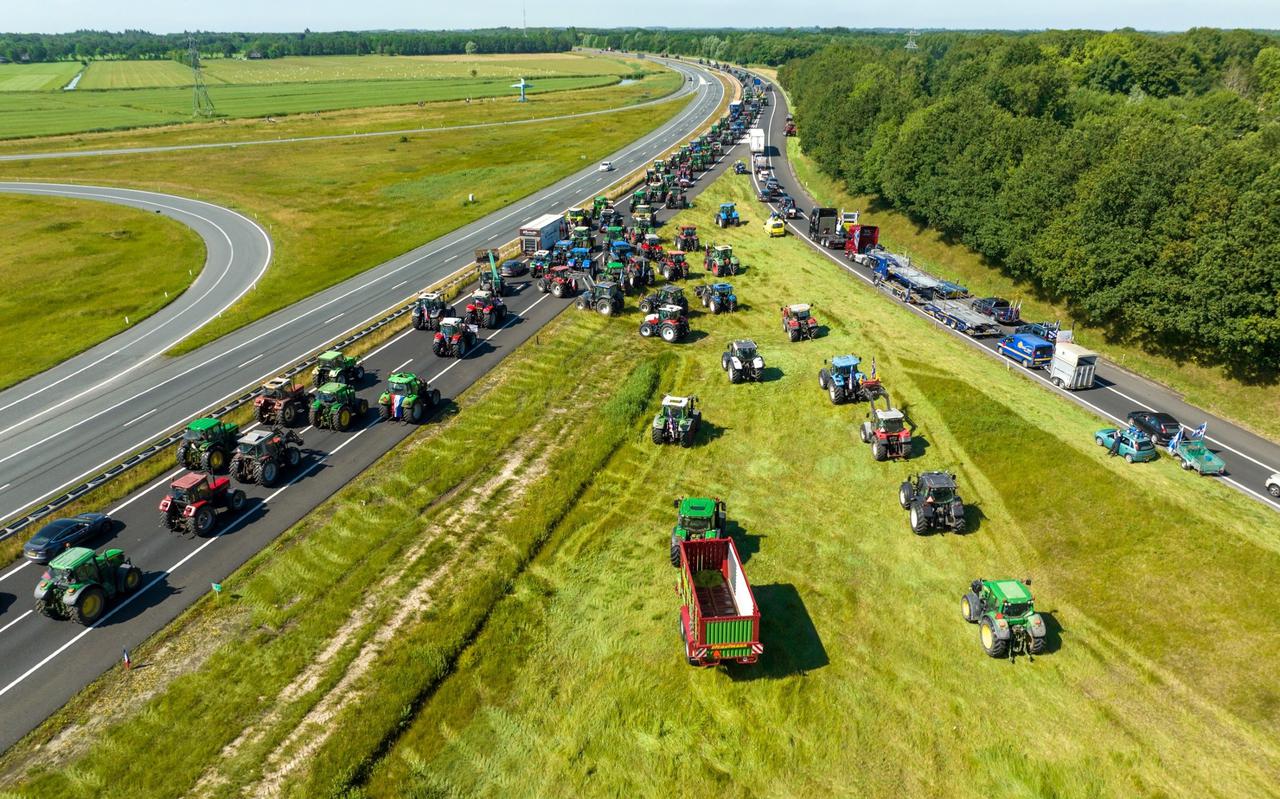 Boeren blokkeren A7 tussen Drachten en Heerenveen
