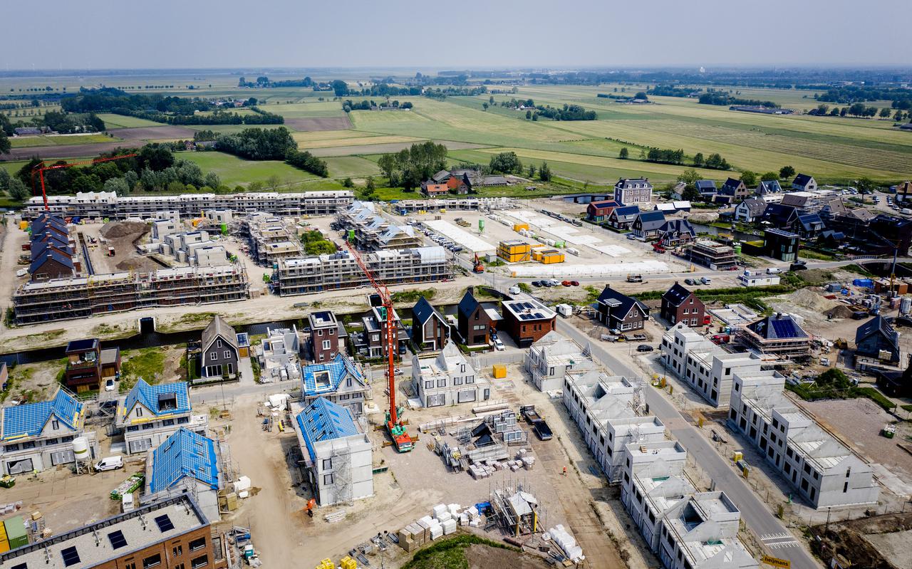 Nieuwbouw bij Amersfoort Vathorst. Ingrepen om de woningmarkt af te koelen zullen niet populair zijn. 