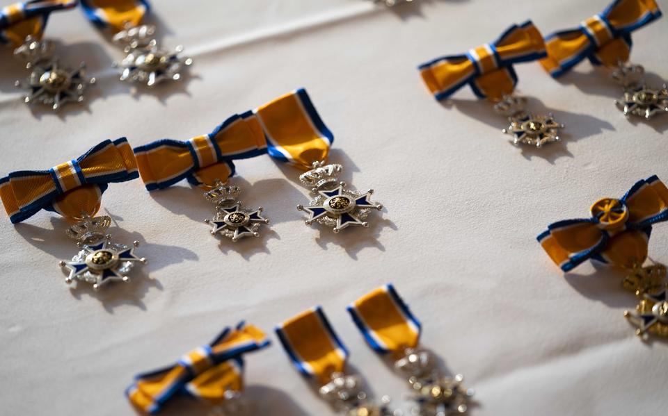 Koninklijke onderscheidingen liggen klaar voor de lintjesregen.