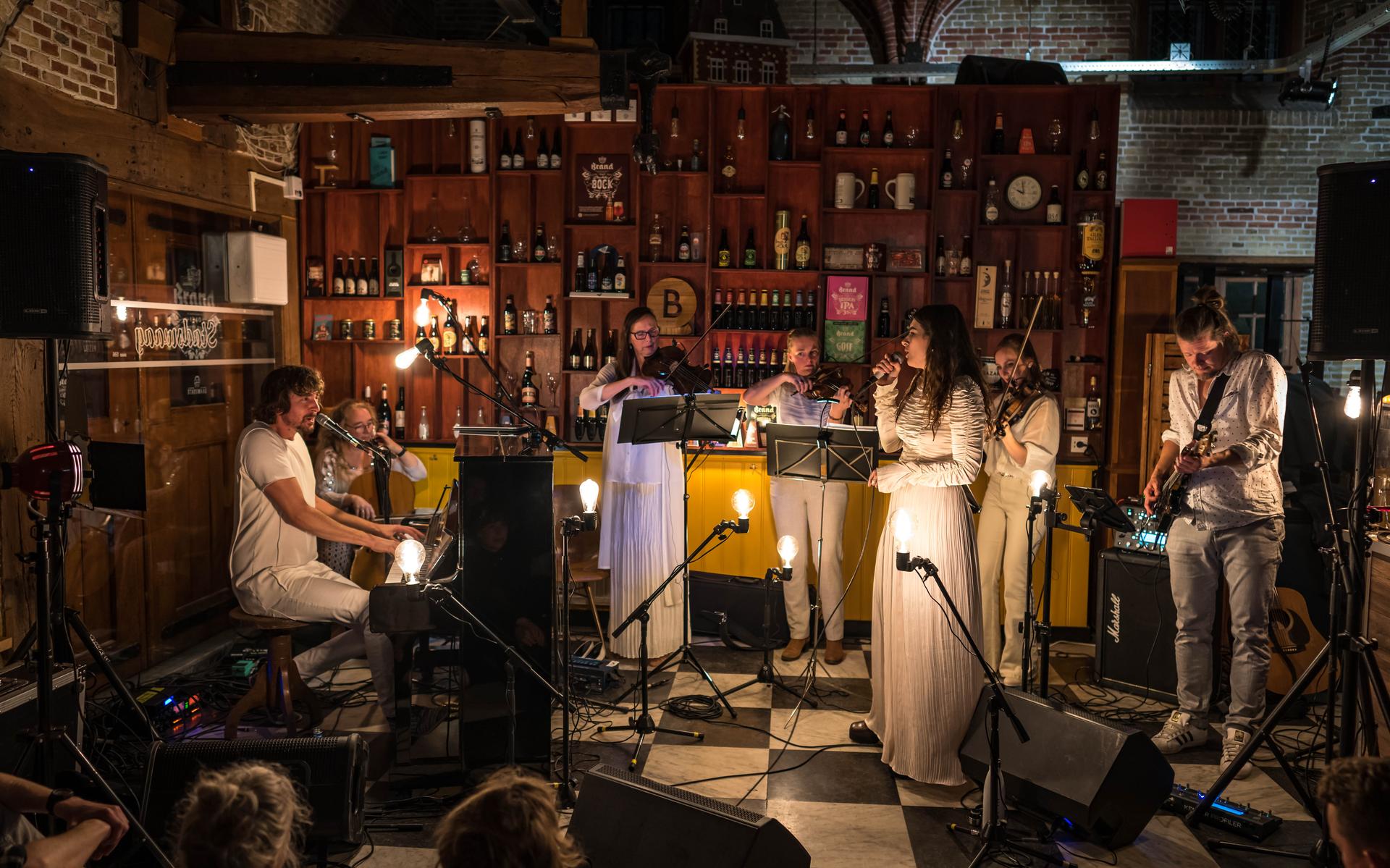 Beschuit met muisjes bij de muzikale wedergeboorte van Kaspar in de Waag | Recensie - Friesch Dagbla