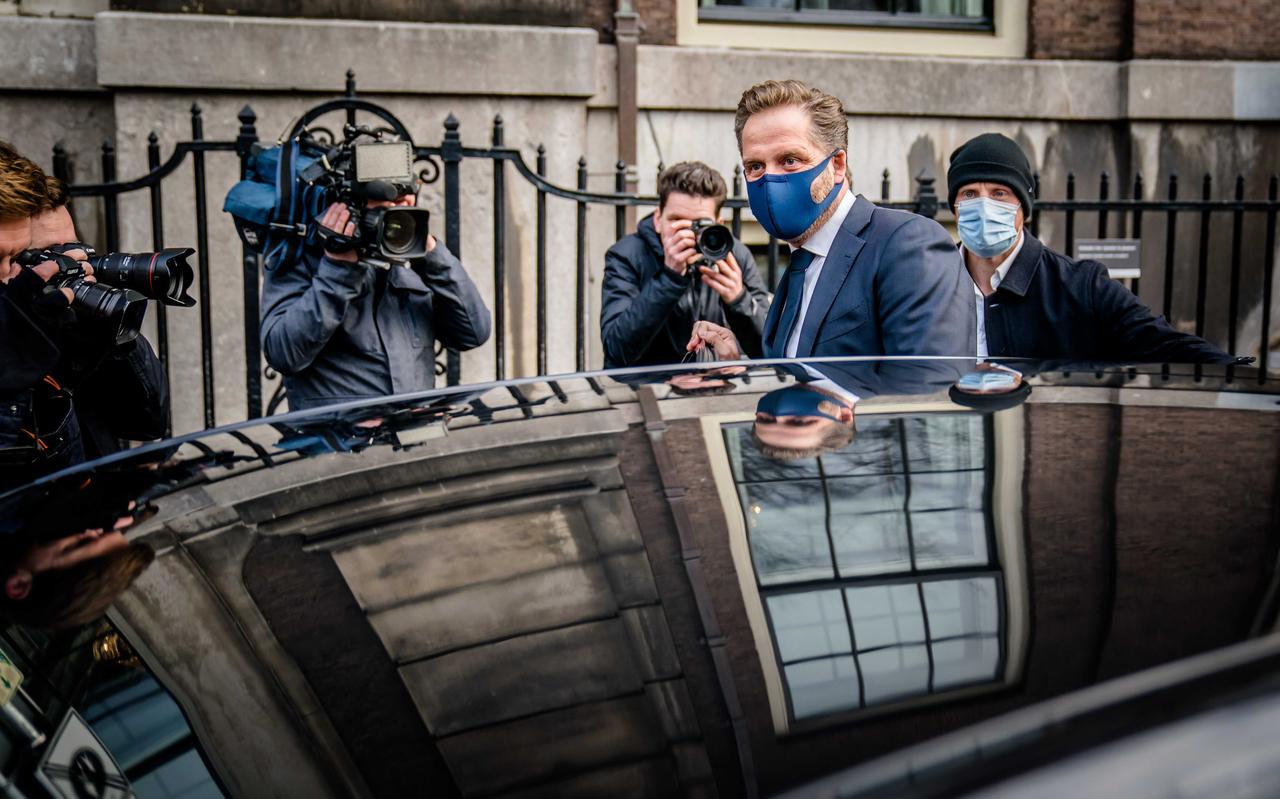 Ouderenbonden willen dat demissionair minister Hugo de Jonge de oorzaken van de oversterfte laat onderzoeken. Ouderenbonden willen dat demissionair minister Hugo de Jonge de oorzaken van de oversterfte laat onderzoeken.