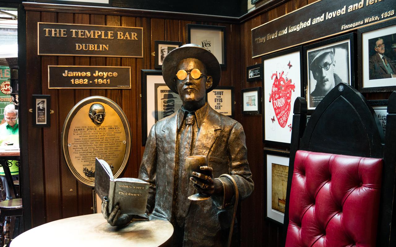 Beeld van de Ierse schrijverJames Joyce in zijn geboorteplaats Dublin. 