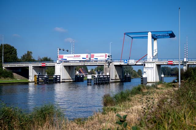 Geen aquaducten maar bruggen bij Spannenburg en Kootstertille