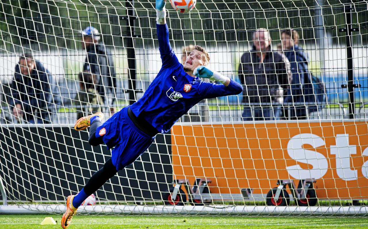 Andries Noppert tijdens zijn eerste trainingssessie bij het Nederlands elftal.