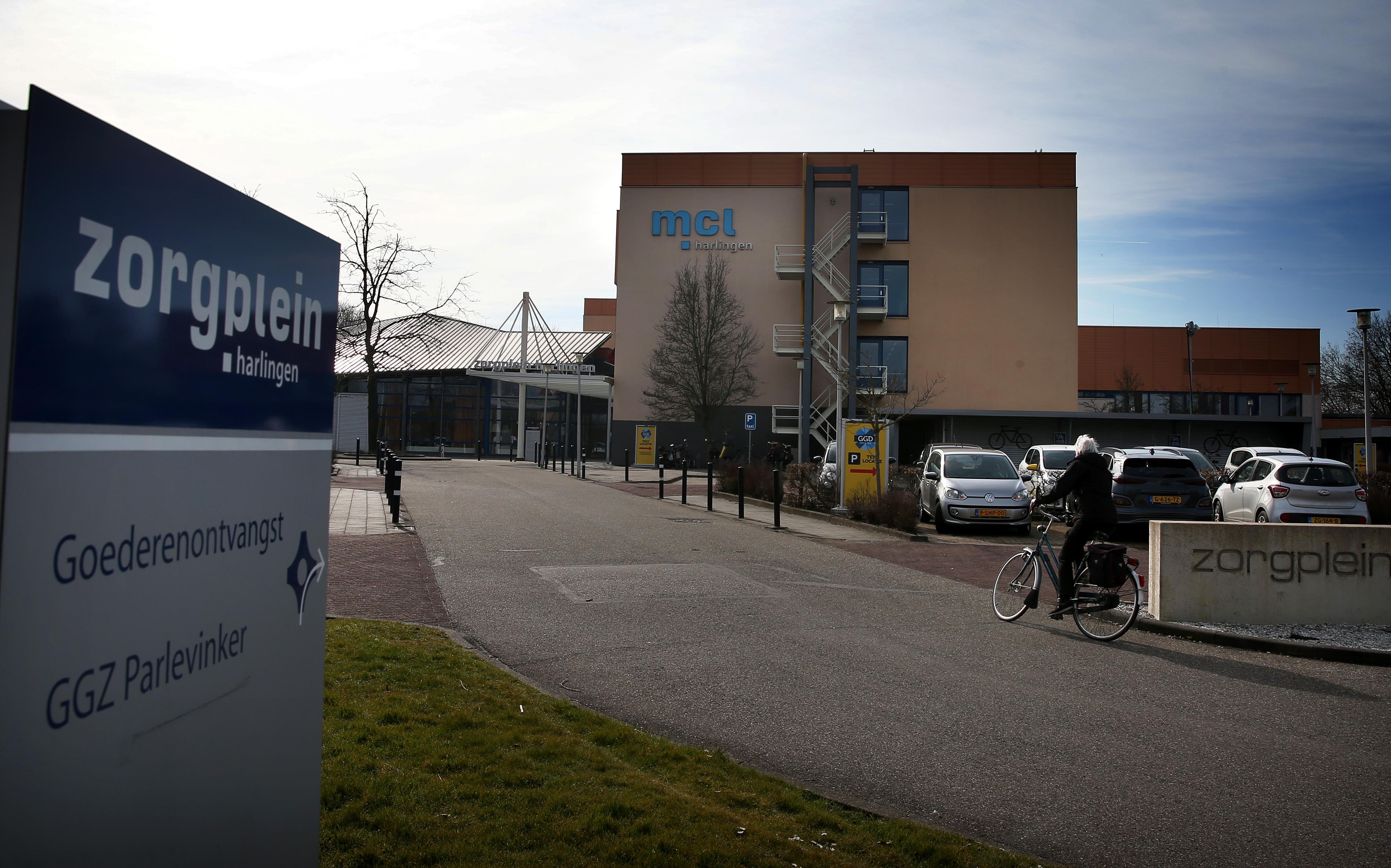 De hoofdingang van MCL Harlingen. De hoofdingang van MCL Harlingen.