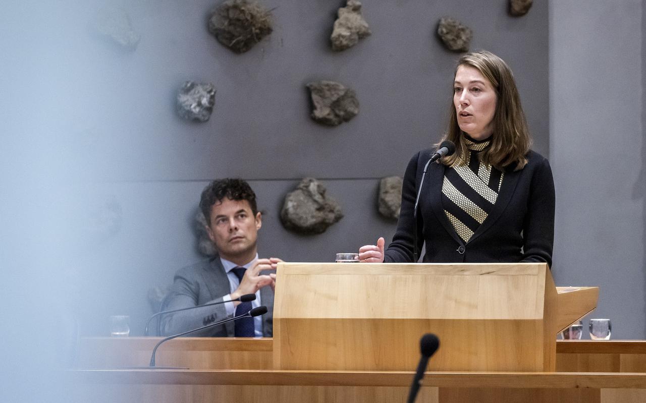 Kamerlid Corinne Ellemeet van GroenLinks in de Tweede Kamer tijdens het debat over het initiatiefvoorstel om de abortuspil door de huisarts te laten verstrekken. 