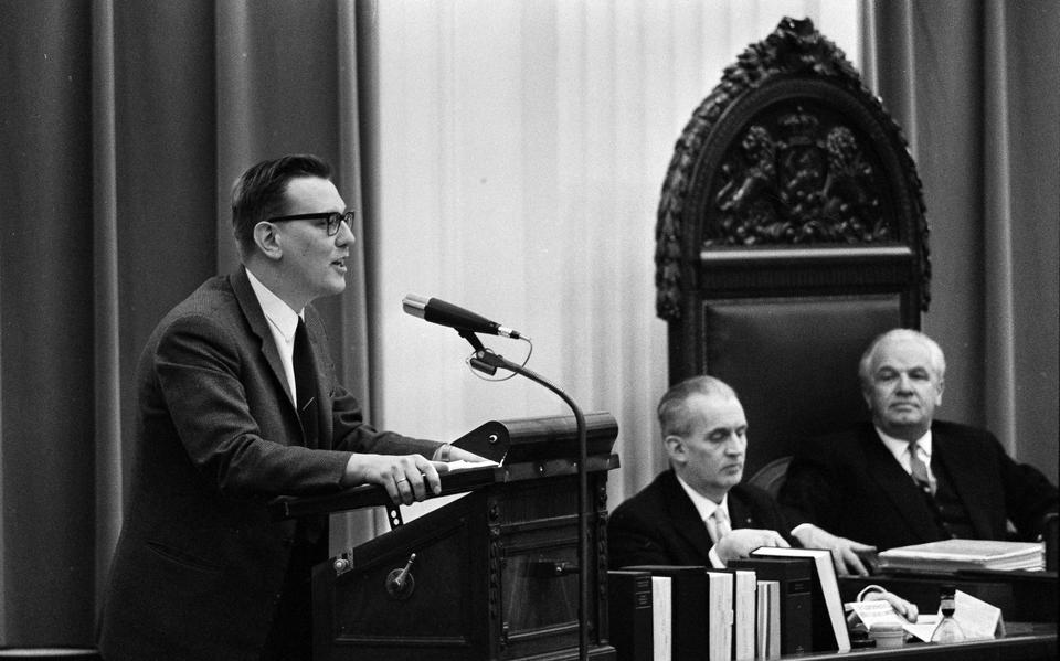 Bob Goudzwaard als ARP-Kamerlid tijdens een debat in 1968 over de BTW. 
