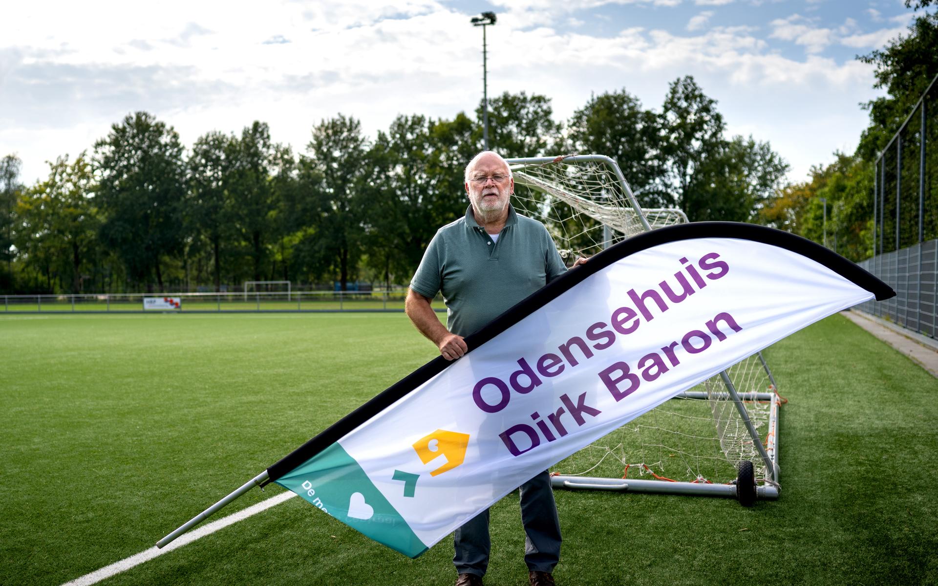 Mensen met dementie trainen lichaam en geest in bestuurskamer van Drachtster Boys: ‘Eenvoudige oefen