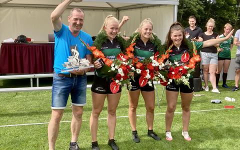 De winnaars van de 19e Jong Famme Partij met vanaf links coach Hendrik Sweering, Roelie Kroondijk, Jeska Terpstra en Corrie Kroondijjk. 