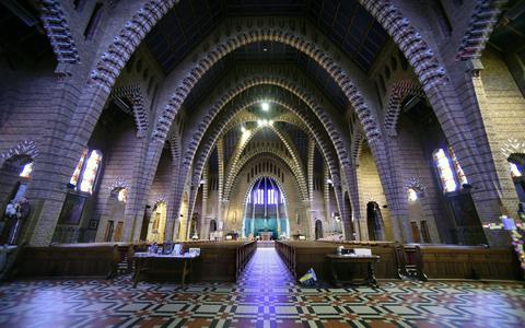 De Sint Franciscusbasiliek in Bolsward. Een van de kerkgebouwen van de Zalige Titus Brandsmaparochie, die ontstond op 1 januari 2014 na de fusie van de parochies van Bolsward, Makkum, Witmarsum en Workum. 