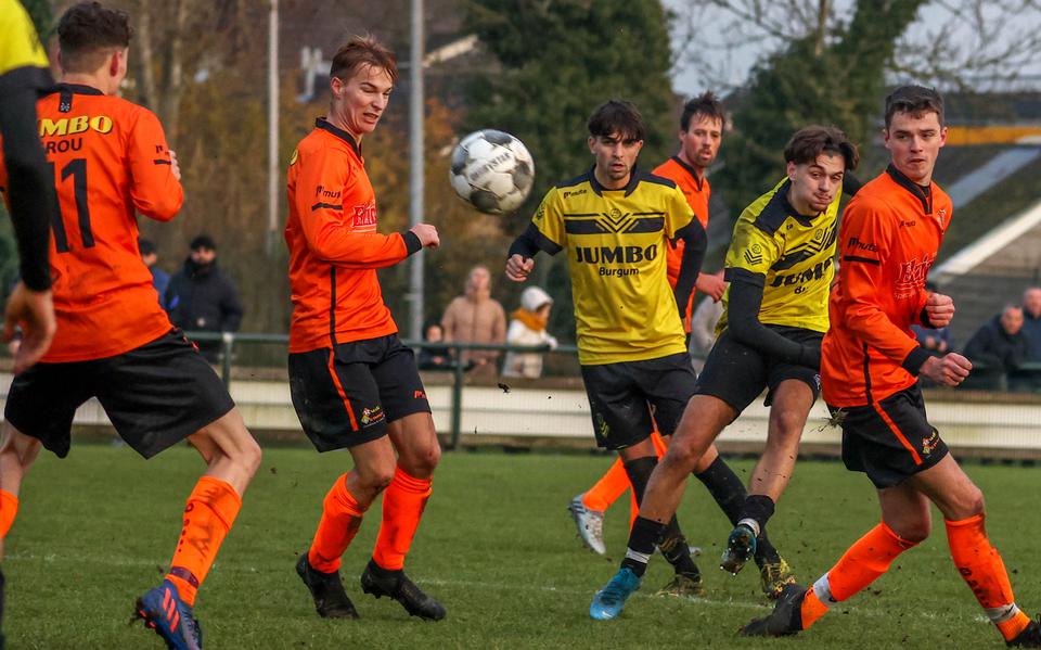 vv Irnsum introduceert als eerste voetbalclub uit Noord-Nederland velden met zogenaamde Draintalent-systeem. 