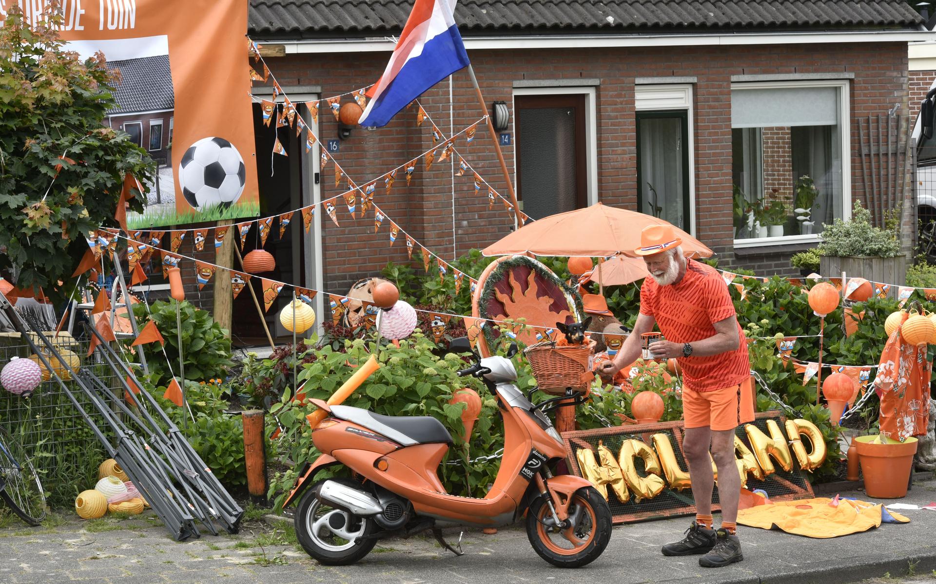 Oranjetuin van Rinse Pool fleurt de boel op in Jistrum: Soms tink ik: wêr bin ik eins mei dwaande? -