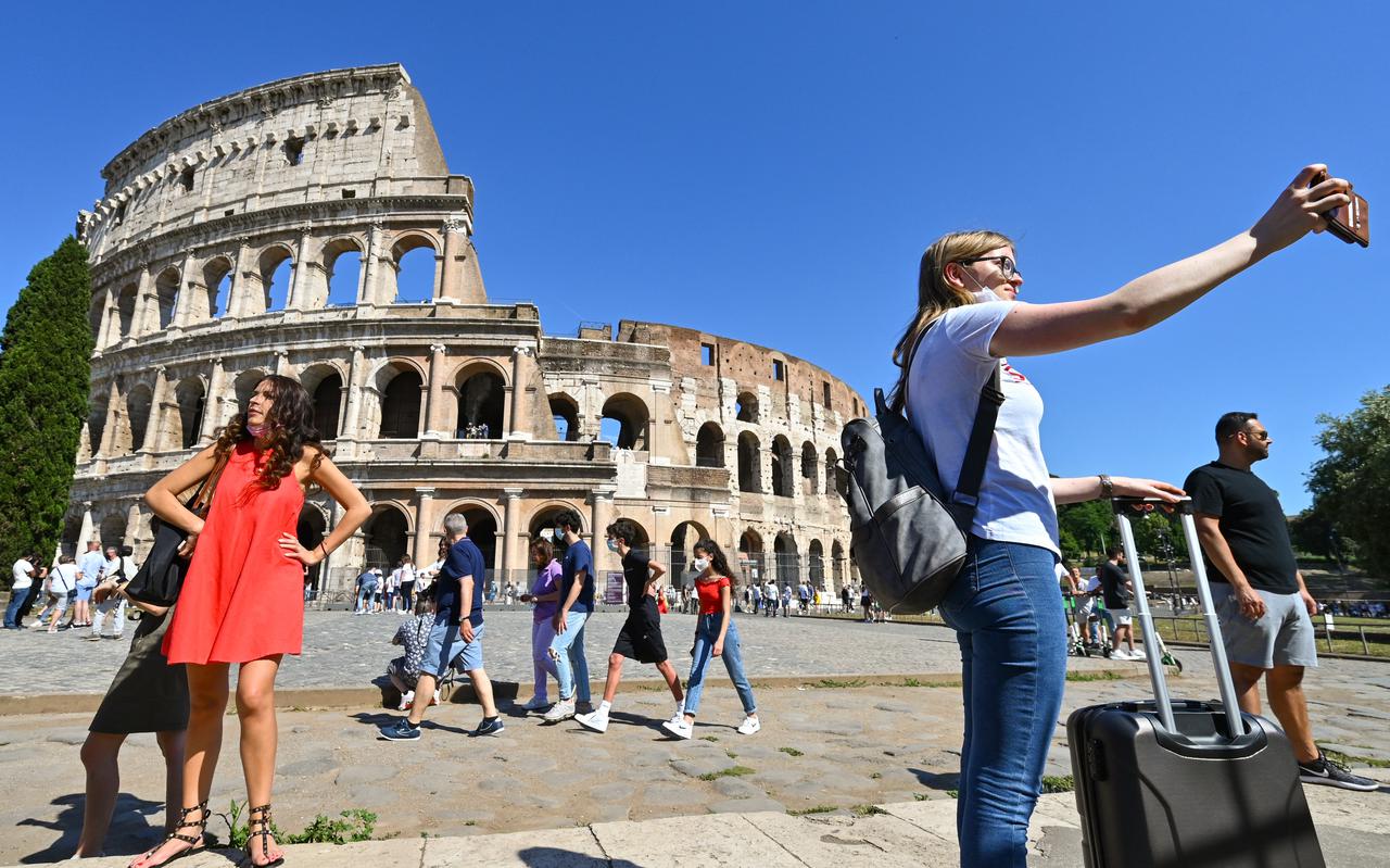Een selfie voor het Colosseum in Rome. 
