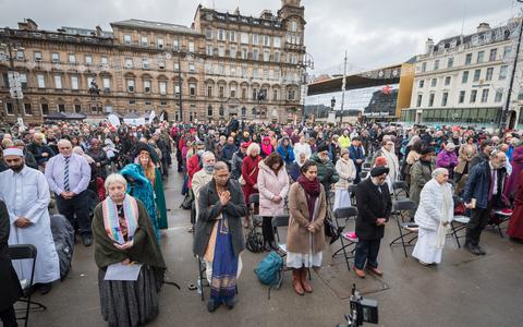 Interreligieuze wake gehouden op George Square op de openingsdag van de klimaatconferentie COP26 van de Verenigde Naties in Glasgow.