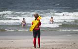 Een lifeguard in actie in de zomer van 2022. 