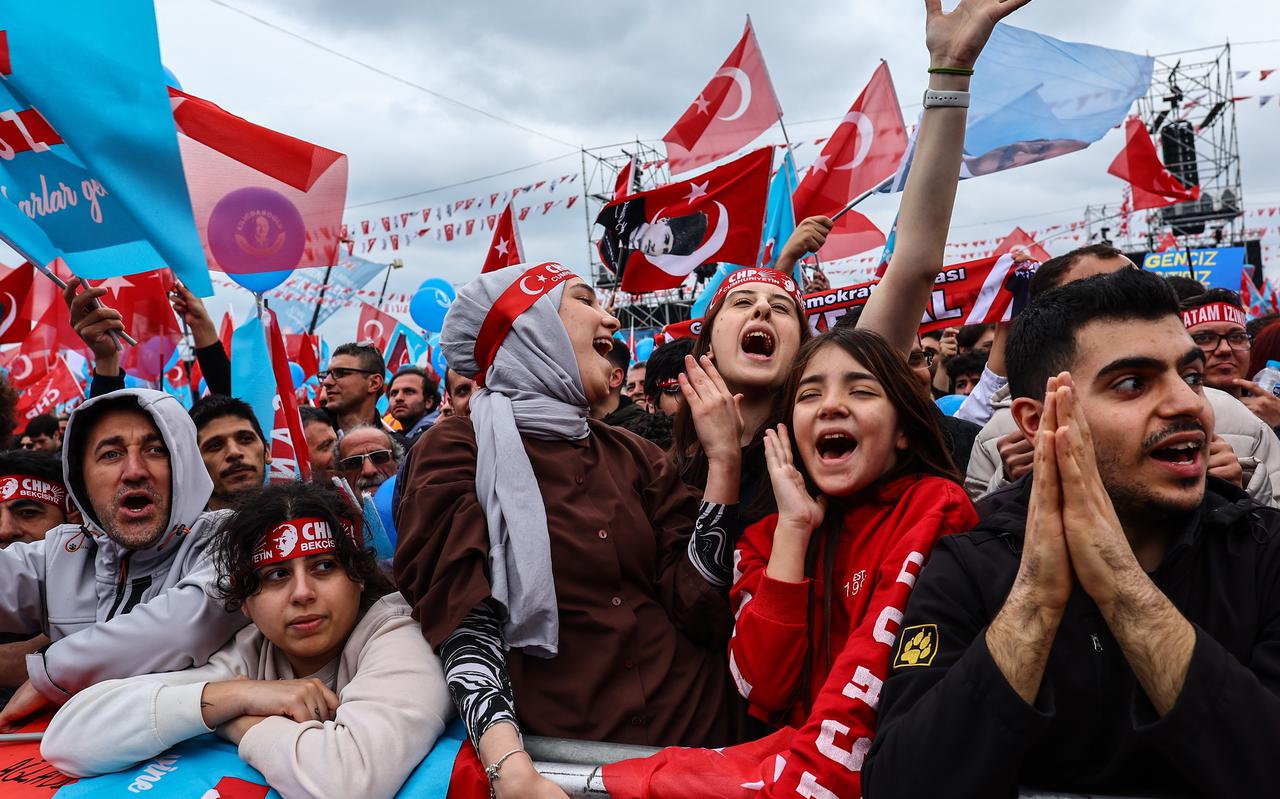 Aanhangers van Kemal Kilicdaroglu in Istanbul.