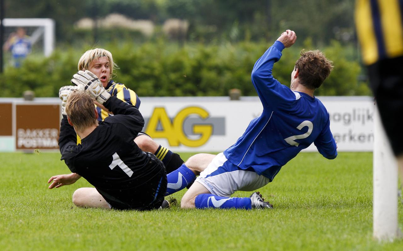 Spelmoment uit de wedstrijd LAC Frisia 1883 - ONB (2-2) op 4 september 2011. Beide clubs maken komende zomer met het eerste elftal de overstap van het zondag- naar het zaterdagvoetbal. Spelmoment uit de wedstrijd LAC Frisia 1883 - ONB (2-2) op 4 september 2011. Beide clubs maken komende zomer met het eerste elftal de overstap van het zondag- naar het zaterdagvoetbal.