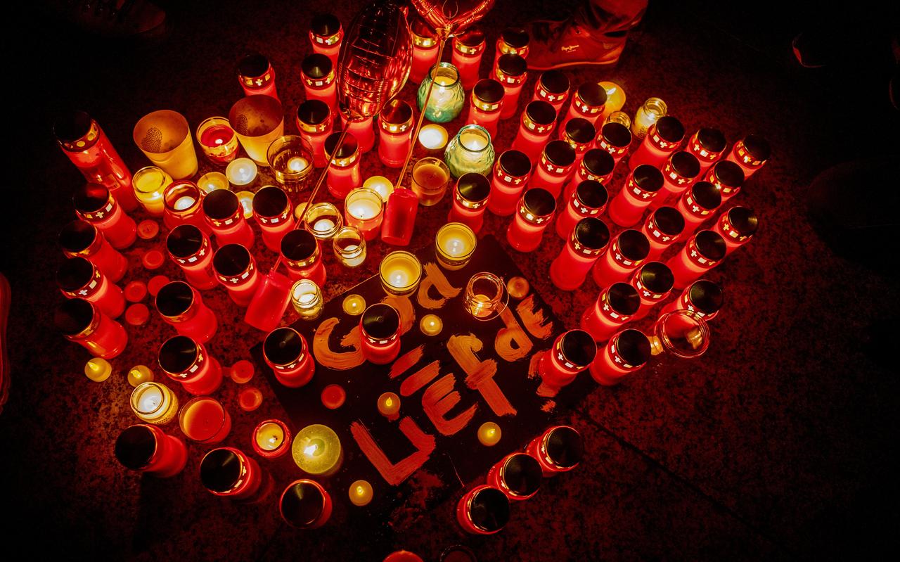 De Viering van de Liefde in 2019 bij het Homomonument. De manifestatie werd gehouden in reactie op de Nashvilleverklaring, waarin homoseksualiteit werd afgewezen. De Viering van de Liefde in 2019 bij het Homomonument. De manifestatie werd gehouden in reactie op de Nashvilleverklaring, waarin homoseksualiteit werd afgewezen.