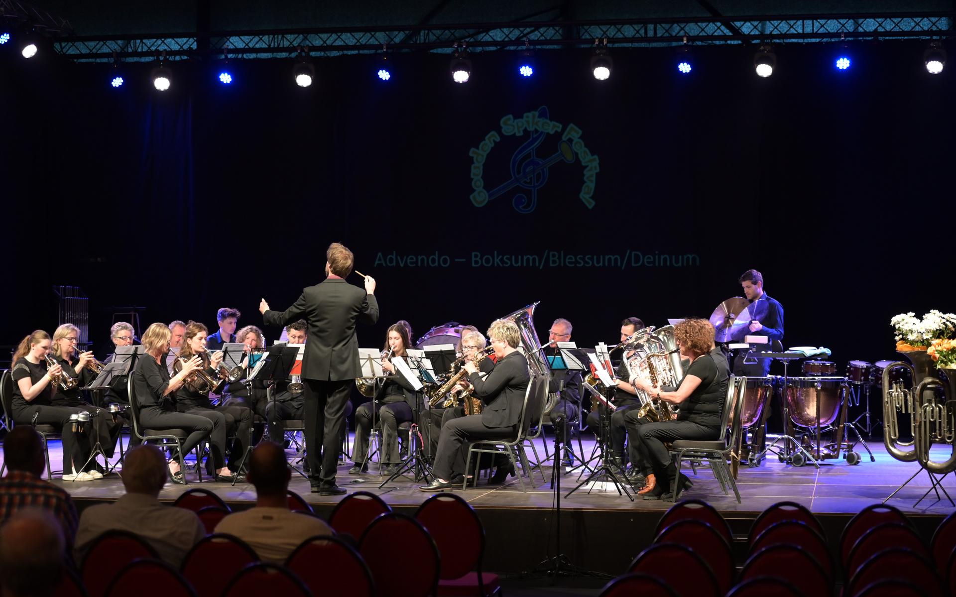 Advendo laat Boksum, Blessum en Deinum van fanfaremuziek genieten