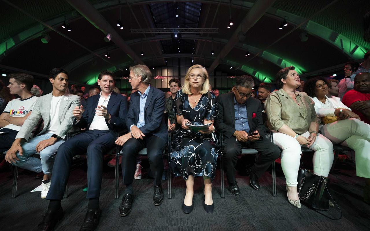 D66’ers Rob Jetten, Jan Paternotte, Robbert Dijkgraaf en Sigrid Kaag tijdens het partijcongres van zaterdag. D66’ers Rob Jetten, Jan Paternotte, Robbert Dijkgraaf en Sigrid Kaag tijdens het partijcongres van zaterdag.