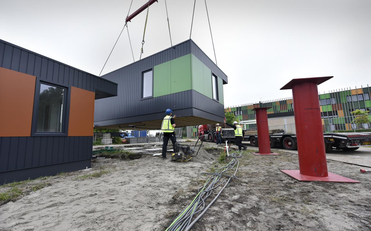 Afgelopen week werden zes Tiny Houses geplaatst bij zorgopvang De Marene.