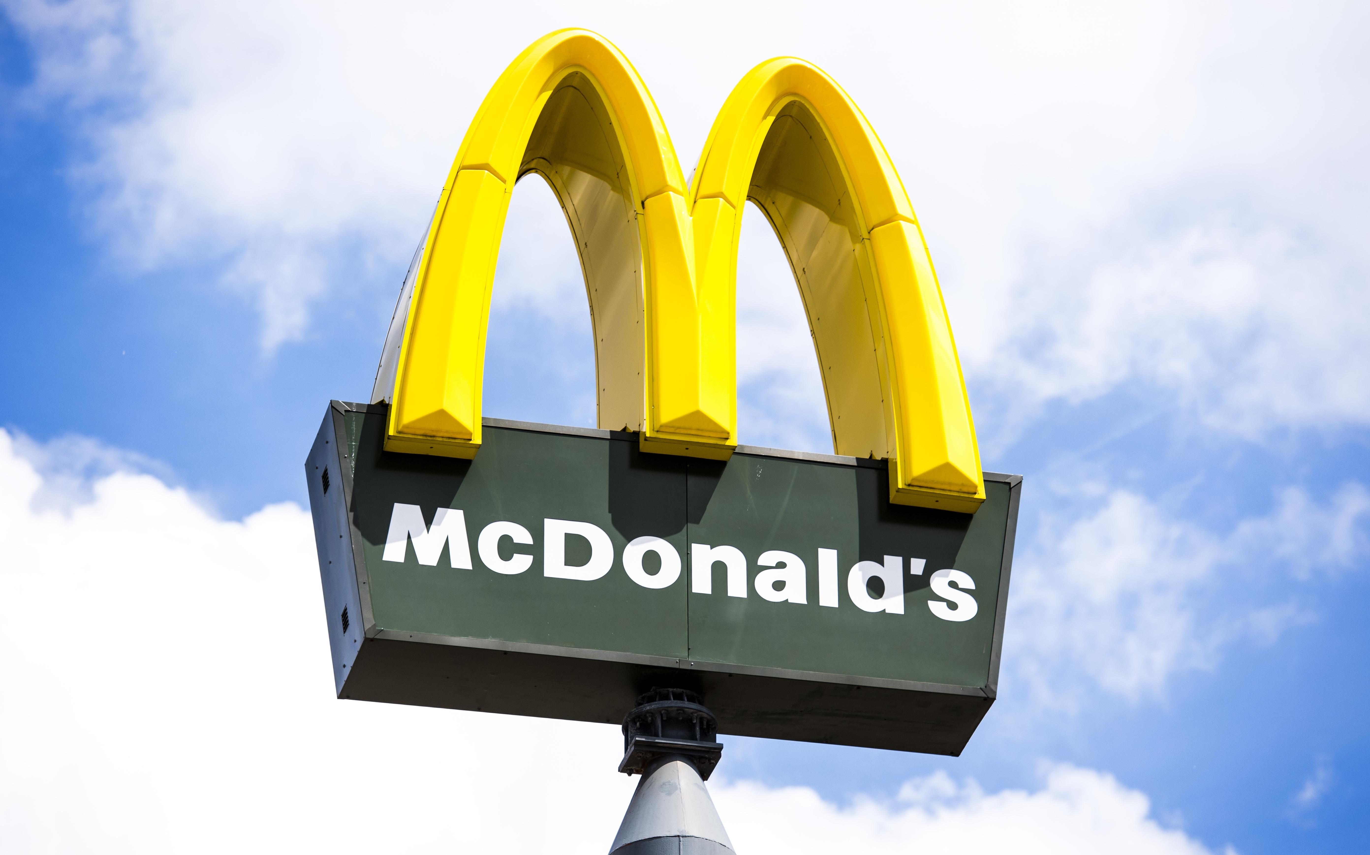 Fastfood biedt McDonald’s in eigen ogen niet. De keten noemt zich een ‘familierestaurant’ met veel keuze. Fastfood biedt McDonald’s in eigen ogen niet. De keten noemt zich een ‘familierestaurant’ met veel keuze.
