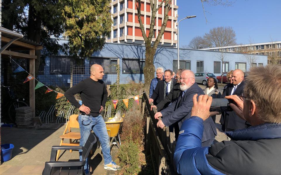Eurocommissaris Frans Timmermans was vorige week op werkbezoek in Leeuwarden, onder meer om de energieplannen in Leeuwarden-Oost te bekijken.
