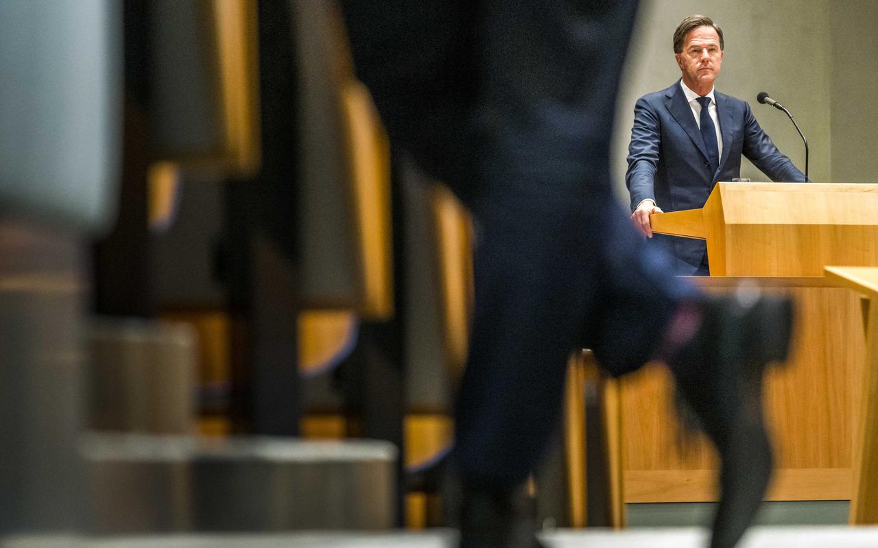 Demissionair minister-president Mark Rutte (VVD) tijdens het debat in de Tweede Kamer over de ontwikkelingen rondom het coronavirus.