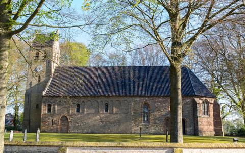 Bonifatiuskerk in Oldeberkoop, vanaf de Reformatie gewijd aan Sint Vitus, die ook beschermheilige van de Saksen was.