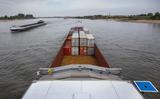 Dagelijks laten ongeveer vijftien binnenvaartschippers giftige dampen uit hun tanks ontsnappen, blijkt uit schattingen van het ministerie. 