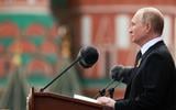 President Vladimir Poetin tijdens zijn speech op Overwinningsdag in Moskou. 