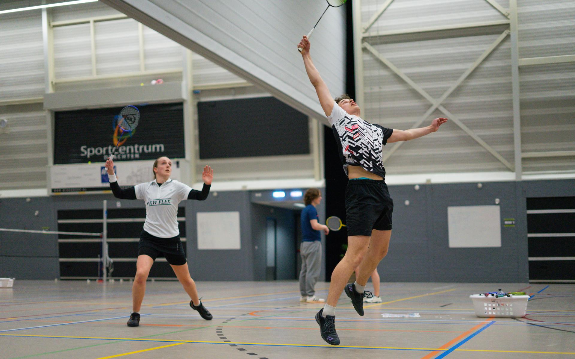 Van Den Berg Drachten Badmintonster Rebecca van den Berg uit Appelscha is de ‘grote mevrouw