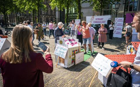  Belangenorganisaties voor dak- en thuislozen voerden in 2021 met een nagebouwd dorp actie op het Plein in Den Haag tegen de sluiting van de coronanoodopvang voor daklozen. 