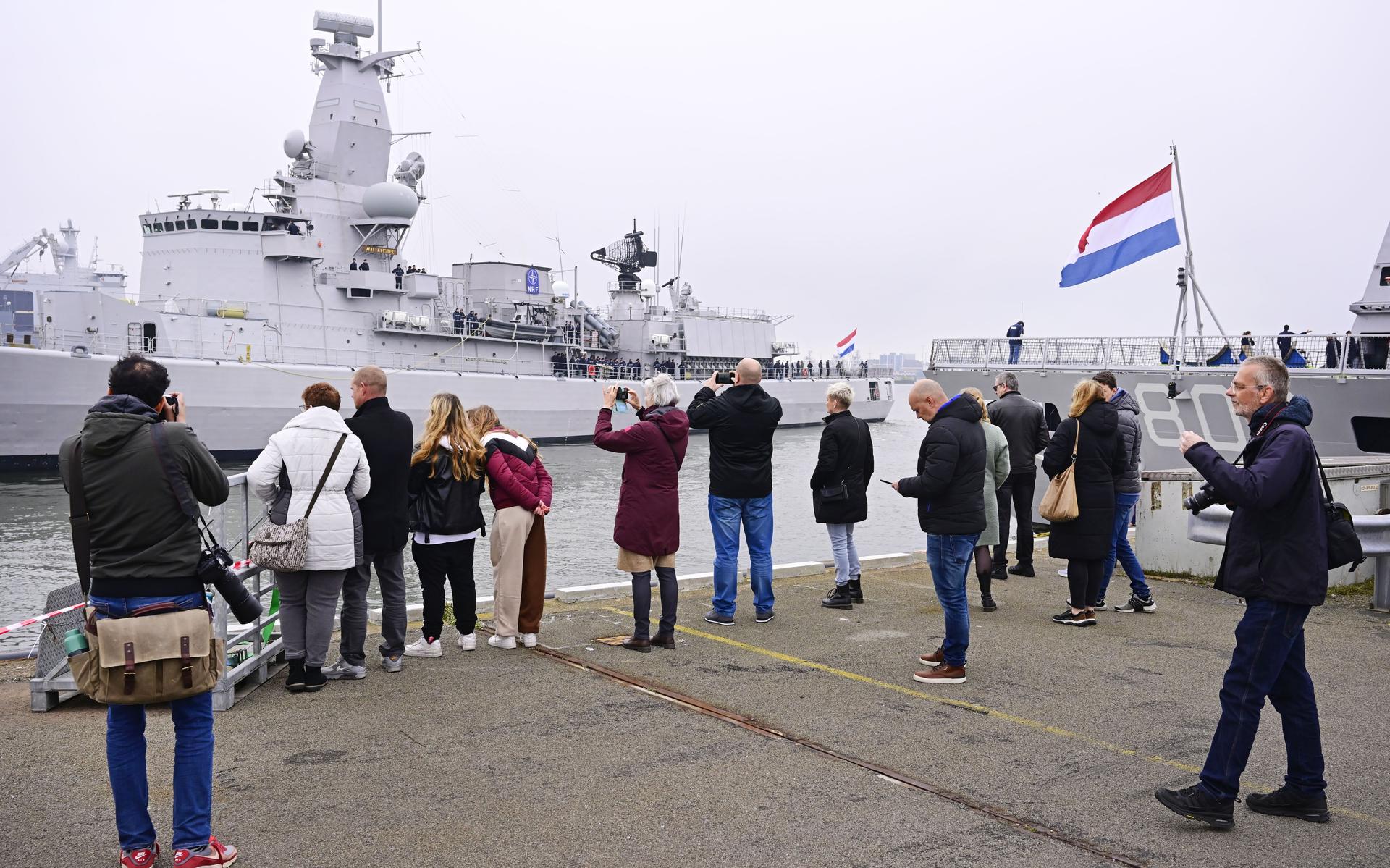 Vlootpredikant Gert Pennekamp is te gast in Aldeboarn over zijn werk bij de Koninklijke Marine