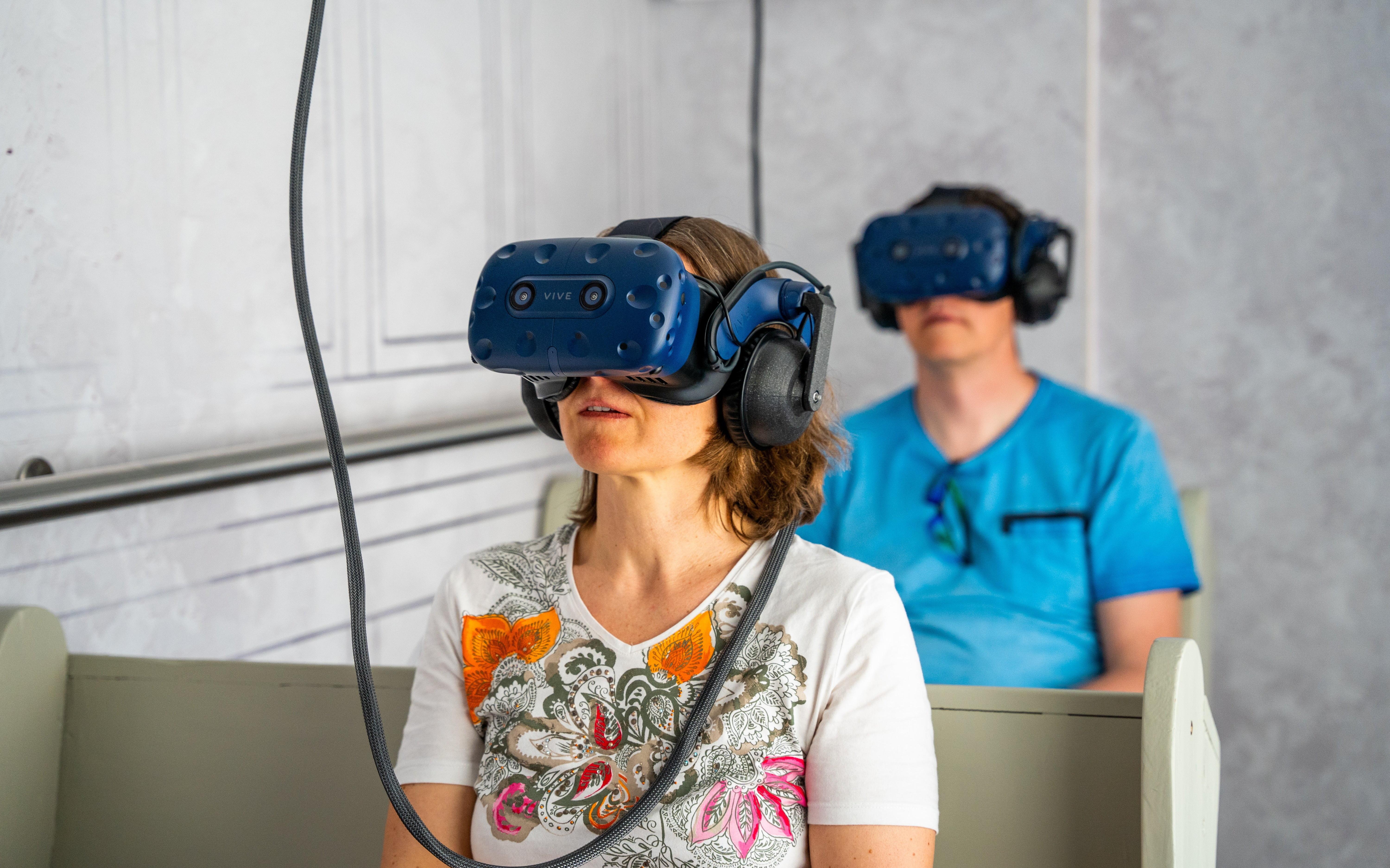 Zeecontainer met VR-brillen om Bach te beleven. Zeecontainer met VR-brillen om Bach te beleven.