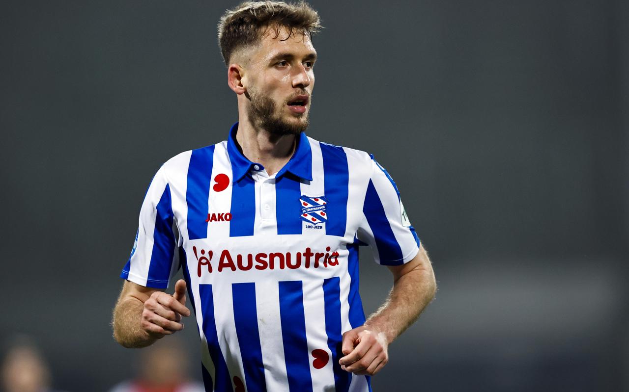 Pawel Bochniewicz revalideert in zijn thuisland Polen van een zware kruisbandblessure. De verdediger van Heerenveen wil van een nadeel een voordeel maken. ,,Deze maanden van revalidatie mogen niet voor niets zijn geweest. Ik wil hier fitter en sterker uitkomen.” Pawel Bochniewicz revalideert in zijn thuisland Polen van een zware kruisbandblessure. De verdediger van Heerenveen wil van een nadeel een voordeel maken. ,,Deze maanden van revalidatie mogen niet voor niets zijn geweest. Ik wil hier fitter en sterker uitkomen.”