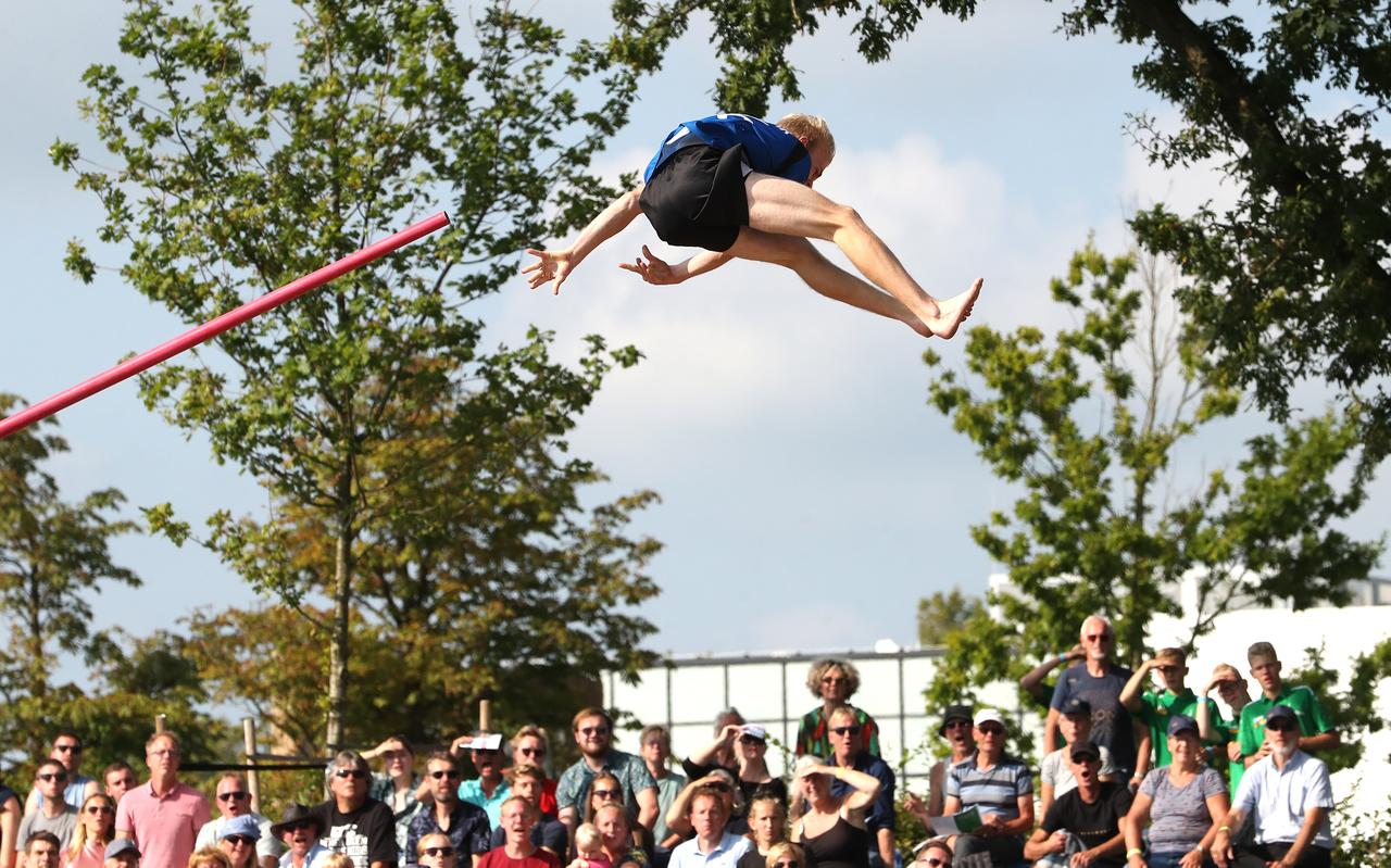 Rutger Haanstra op weg naar zijn Fries record. Rutger Haanstra op weg naar zijn Fries record.