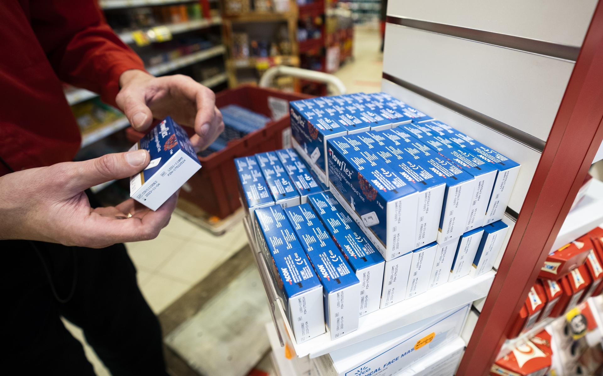 Het aantal coronabesmettingen vlakt af; ziekenhuisopnames op de verpleegafdeling stijgen - Friesch D