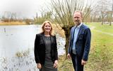 Dijkgraaf Luzette Kroon en secretaris-directeur Oeds Bijlsma van Wetterskip Fryslân.