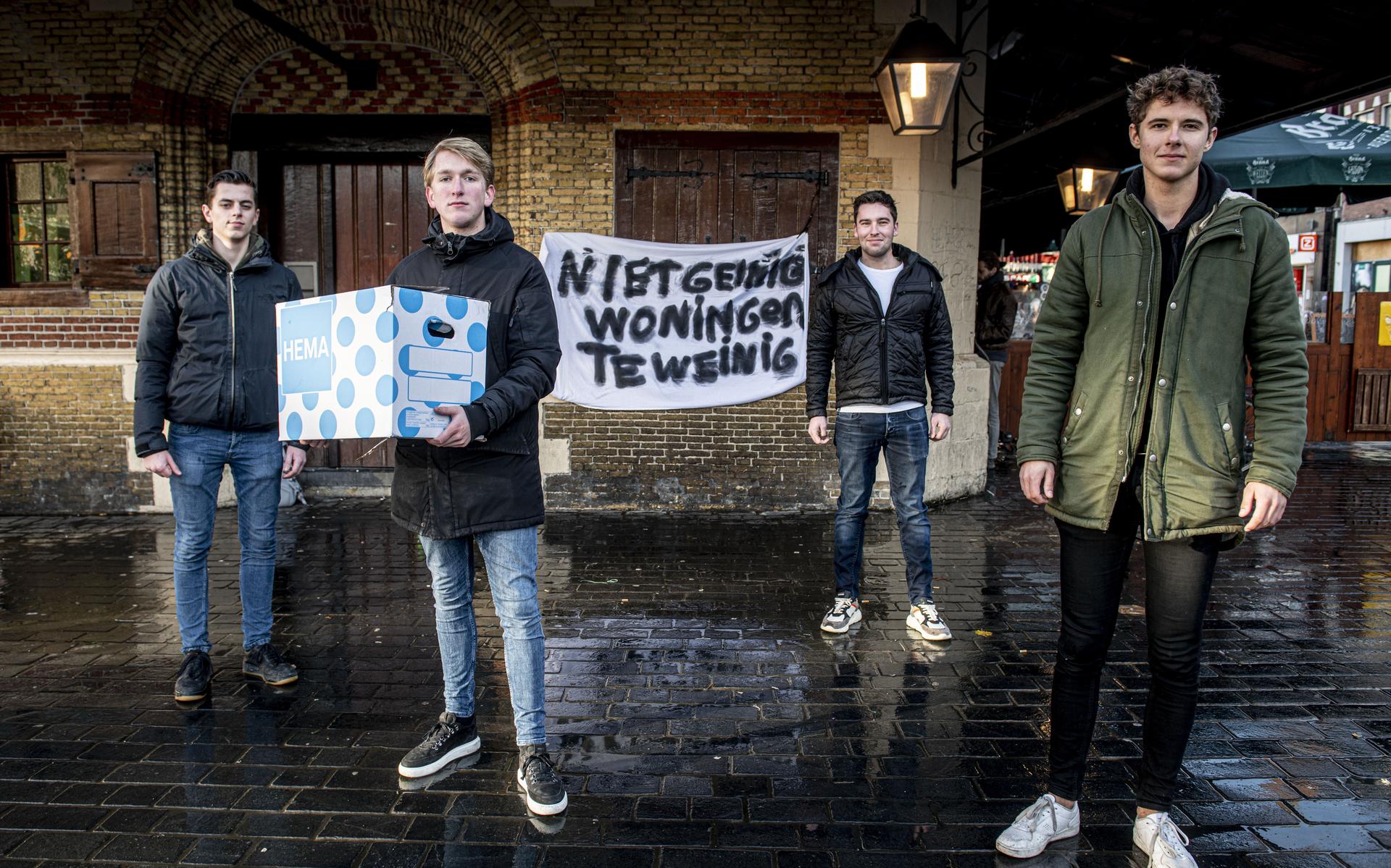 Op de bank slapen bij een medestudent, een dure week bij Airbnb: studenten hebben stress van woningt