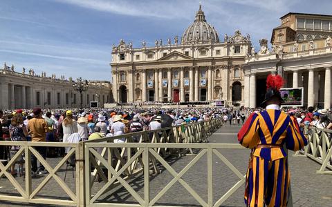De plechtigheid van de heiligverklaring  van Titus Brandsma en negen anderen op 15 mei jl in Rome. 