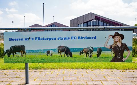 De boeren van de Flieterpen (Ginnum, Jannum, Reitsum en Lichtaard) dragen FC Birdaard een warm hart toe.