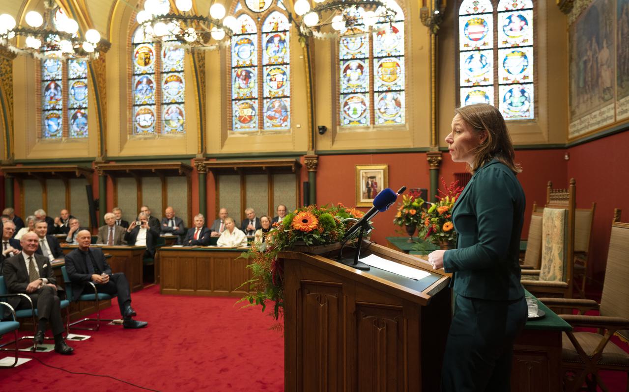 Minister Hanke Bruins Slot spreekt de rede van Fryslân uit in de Statenzaal van het Provinciehuis.