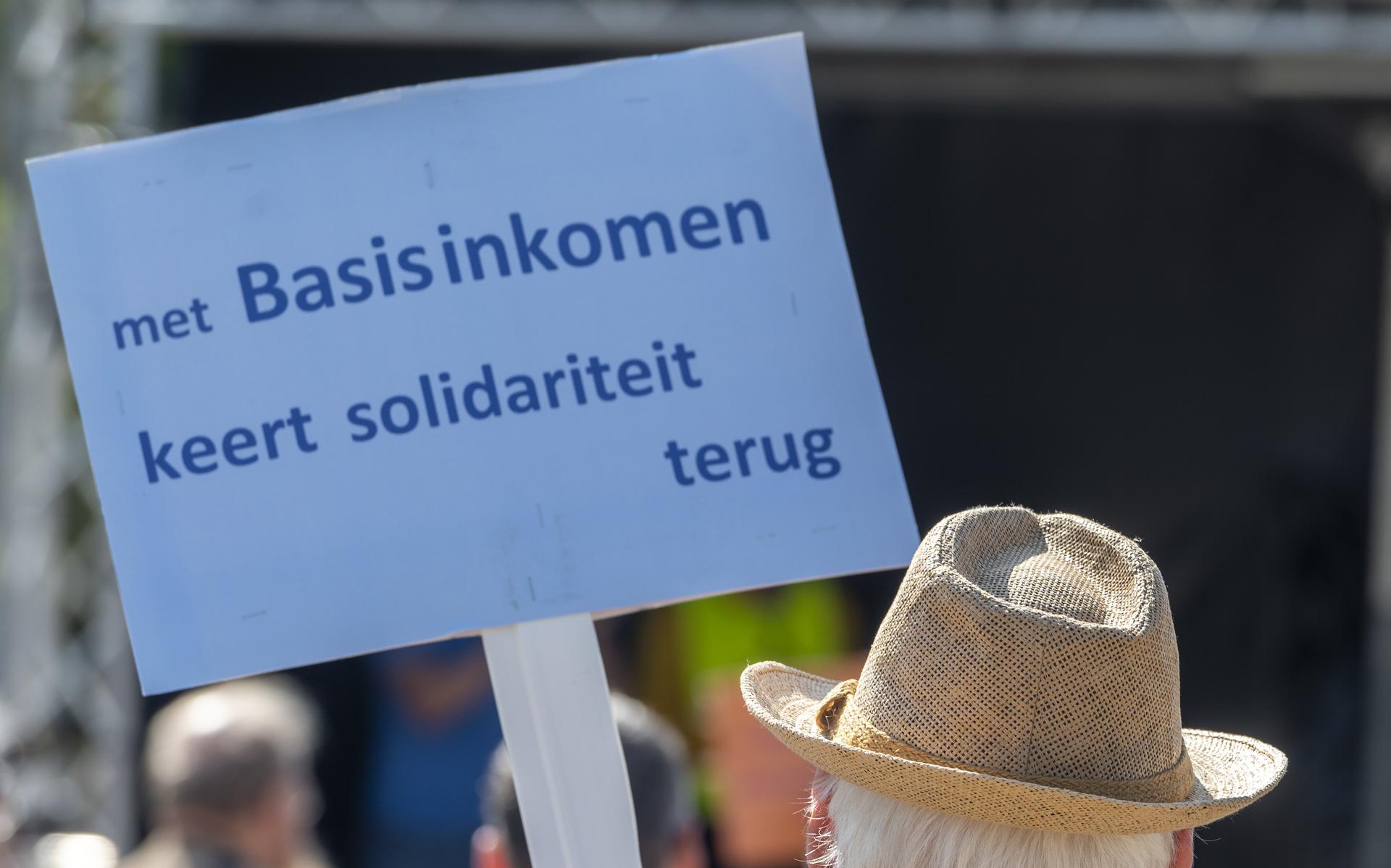 Toeslagenstelsel Gaat Verdwijnen: Het Basisinkomen Voor Iedereen Komt ...