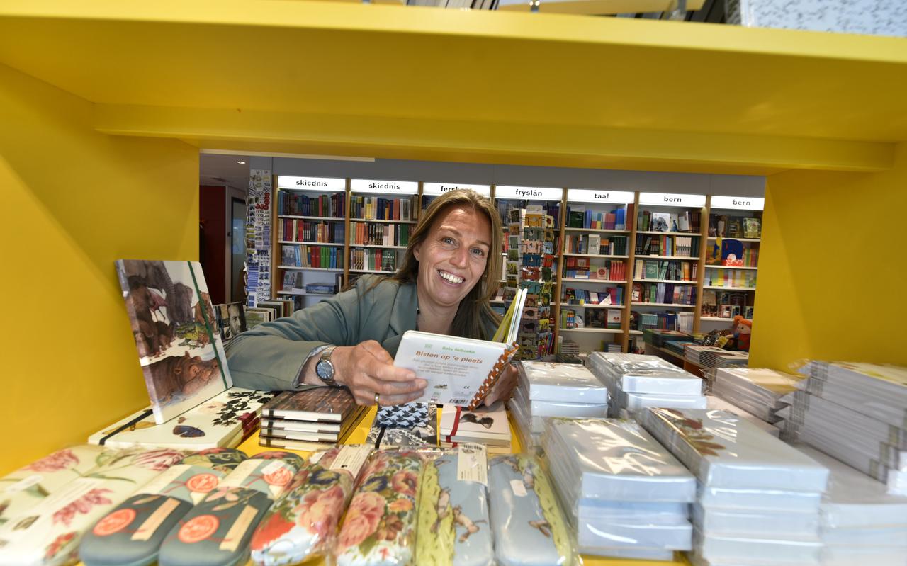 Elisabeth-Abels Gorter van boekhandel Afuk in Leeuwarden. 