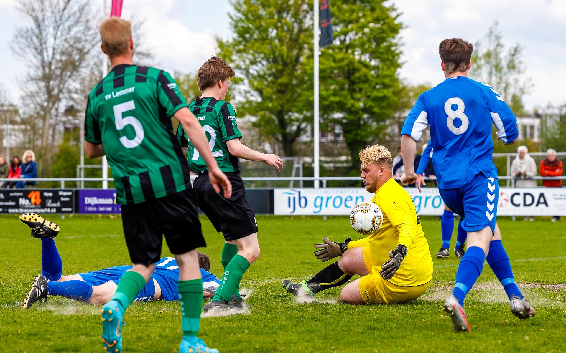 Vv Lemmer viert volgend jaar het eeuwfeest. 'We willen graag op eigen benen blijven staan, maar de r