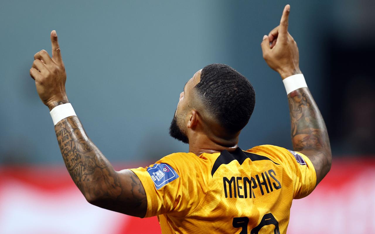 Memphis Depay viert de 1-0 tegen de Verenigde Staten. Memphis Depay viert de 1-0 tegen de Verenigde Staten.