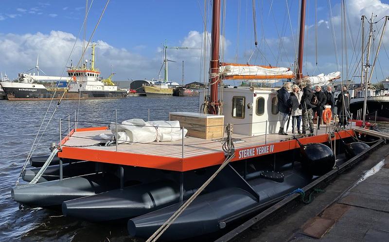 Vlot Sterke Yerke IV bij de maiden trip in oktober 2021. Vlot Sterke Yerke IV bij de maiden trip in oktober 2021.