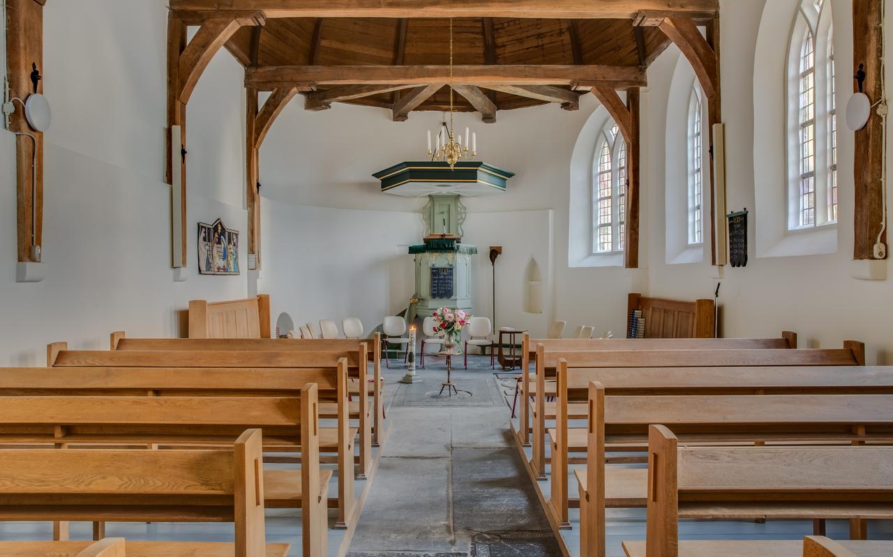 Het interieur van de Nicolaaskerk in Dearsum. Het interieur van de Nicolaaskerk in Dearsum.