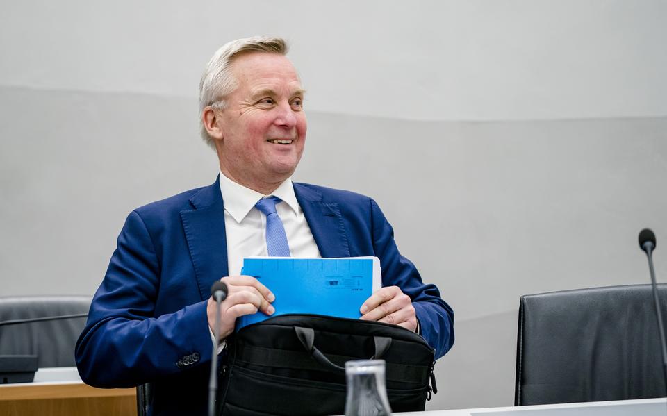 Staatssecretaris Eric van der Burg maakte iedereen in de war door niet meteen te vertellen dat de kosten van bed-bad-brood-opvang hoe dan ook geregeld zouden blijven. 